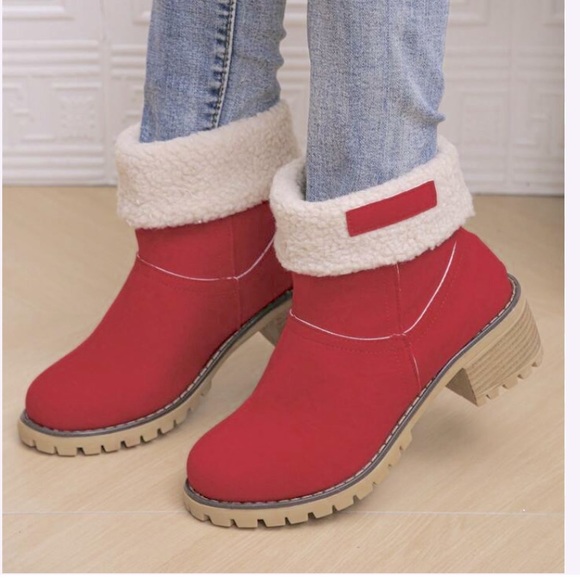 FAUX SUEDE Red Sherpa Lined Cuffed Ankle Booties Size 8 NIB - Picture 4 of 6